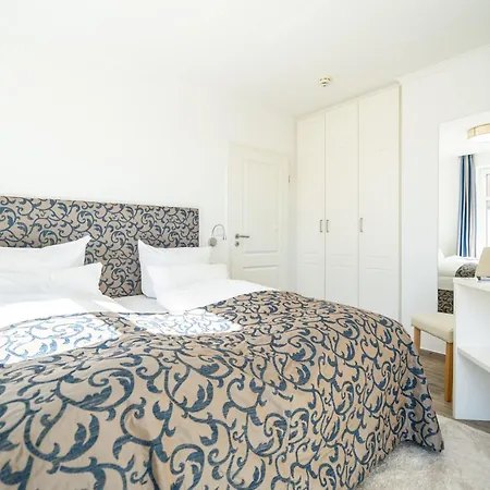 Lara - App 10 *